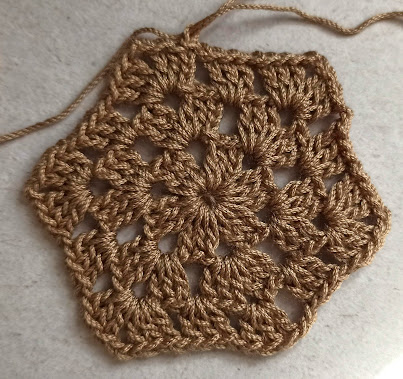 Hexagon granny square