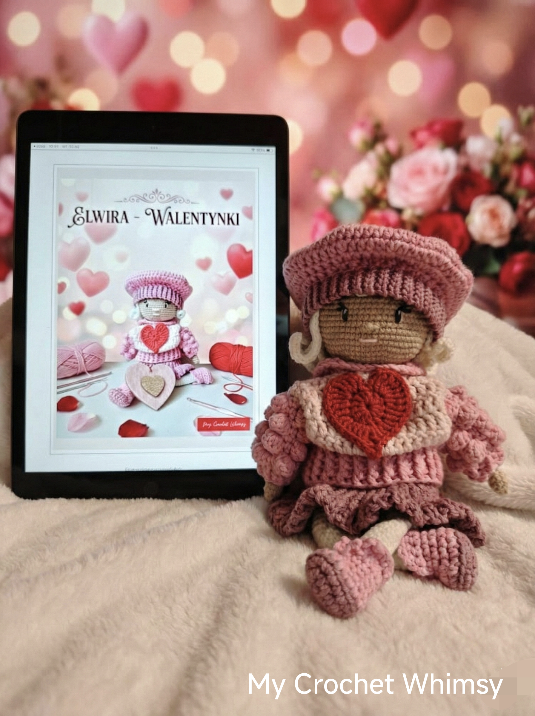 Elwira lalka na szydełku w stroju walentynkowym